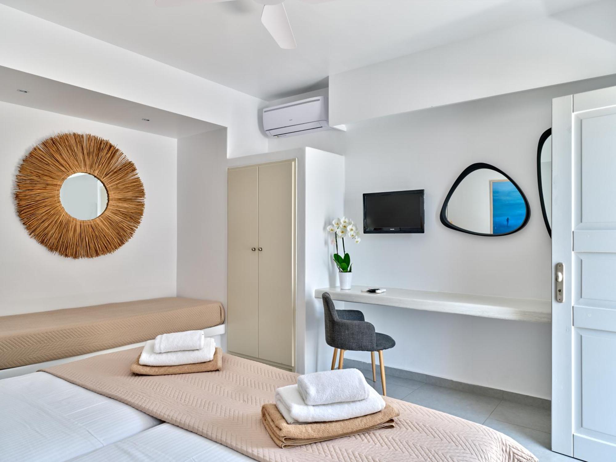 Corina Studios-Apartments Naousa  Exterior photo