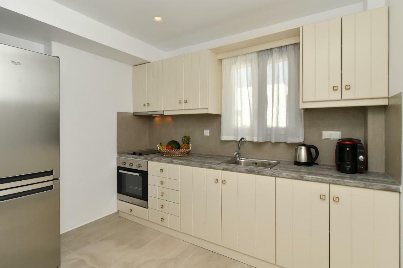 Corina Studios-Apartments Naousa  Exterior photo
